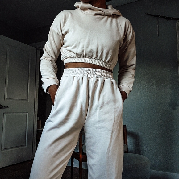 NWOT Naked Wardrobe Cropped Cream Sweater - Picture 5 of 6